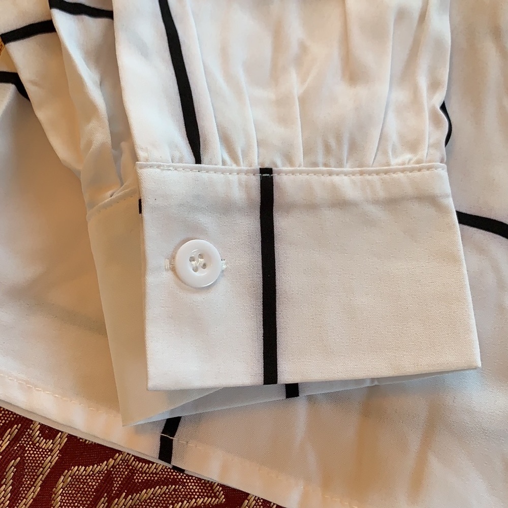 Ruffle trim blouse - Picture 9 of 11